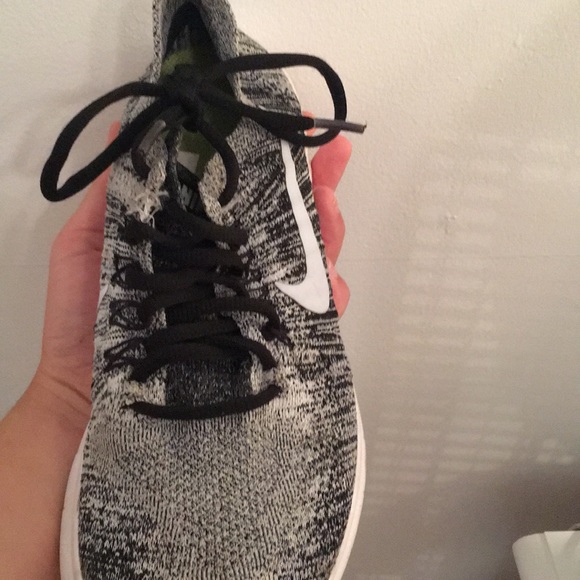 Nike free run! Size 8 - Picture 2 of 2